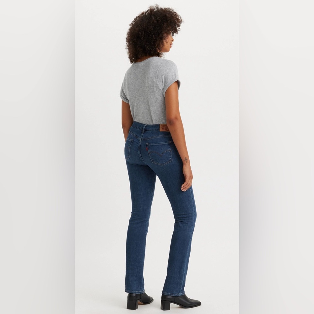 LEVIS 514 MEDIUM WASH STRAIGHT FIT JEANS - Picture 2 of 7